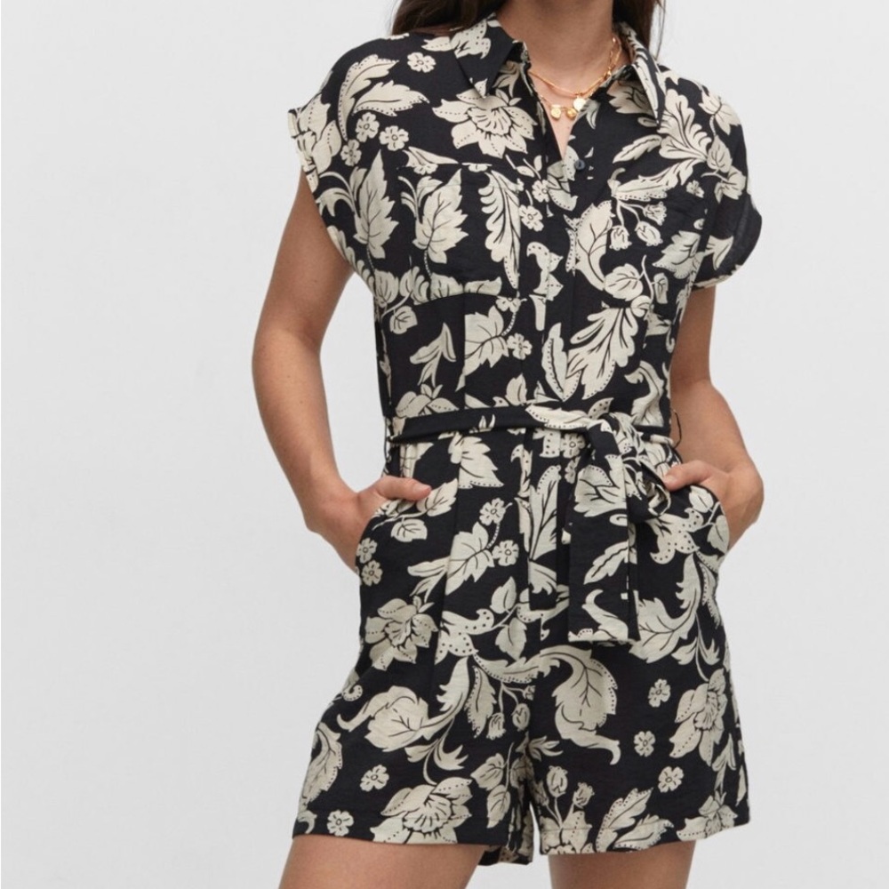 MANGO Floral-print romper with tie black & beige NWT size. M